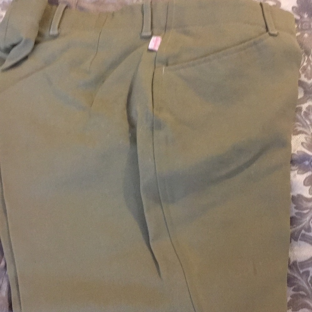 Tailored Sportsman olive color sz 32. like new!